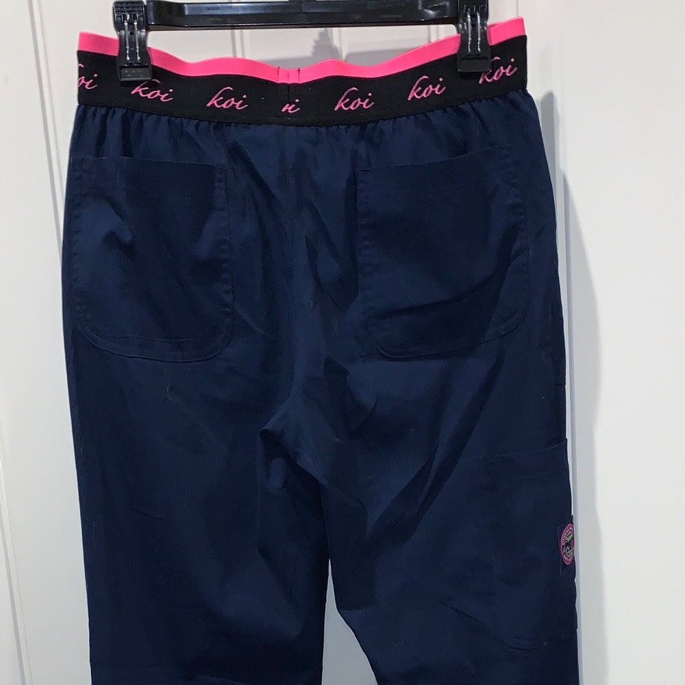 Koi scrubs